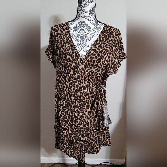 By Together leopard print cross front tunic top - Picture 1 of 6
